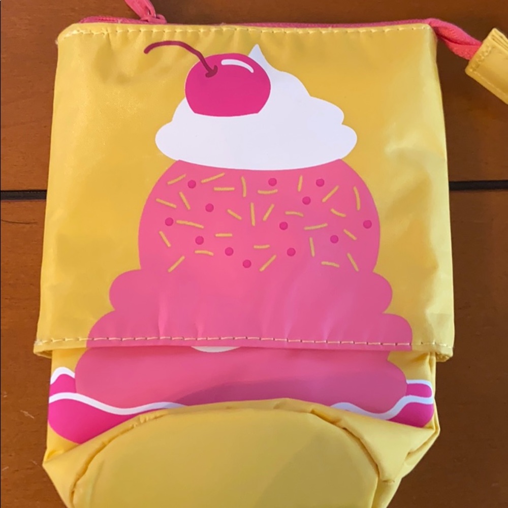 COPY - Hide and Peek pouch